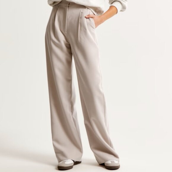 Abercrombie and Fitch Women's Sloane Tailored Wide Leg Pant Light Taupe - Picture 2 of 3